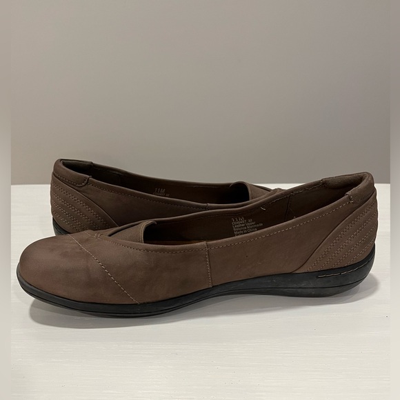 Vintage Brown Flats - Picture 4 of 7